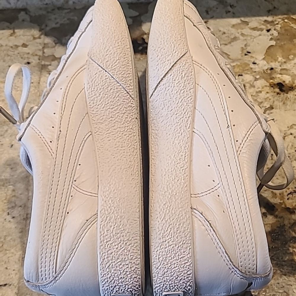 Puma women's "Love" sz. 10. White leather court shoes (#954) - Picture 10 of 12